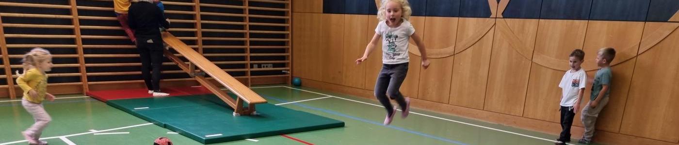Kinder turnen