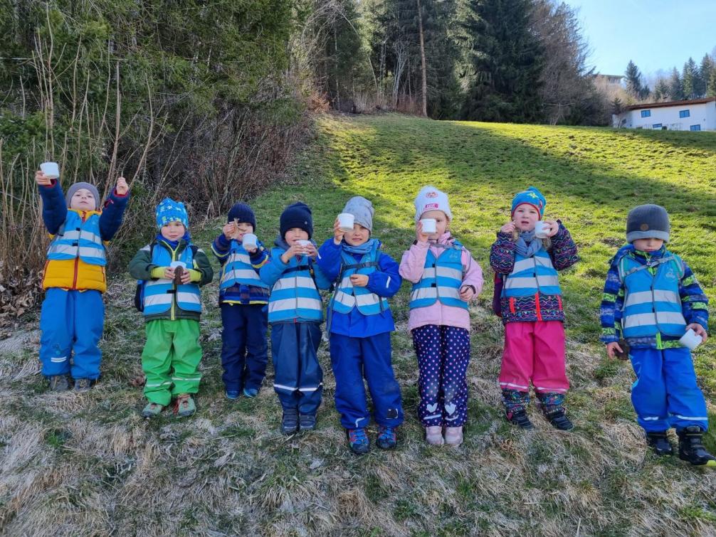 Gruppenfoto der Regenbogengruppe