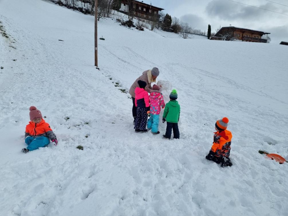 Wir bauen einen Schneemann