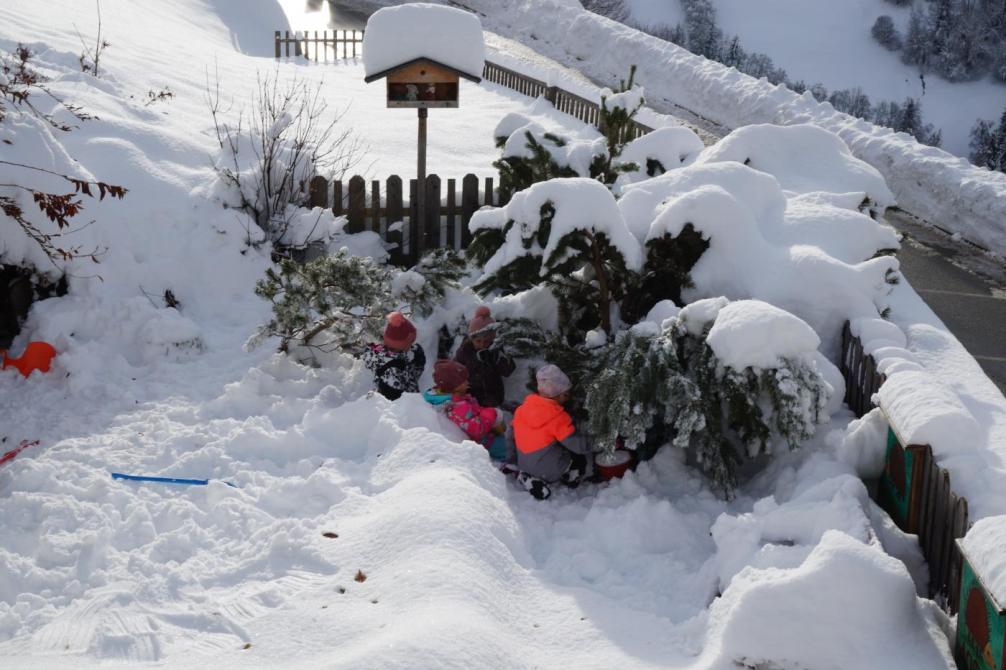 Kinder im Schnee