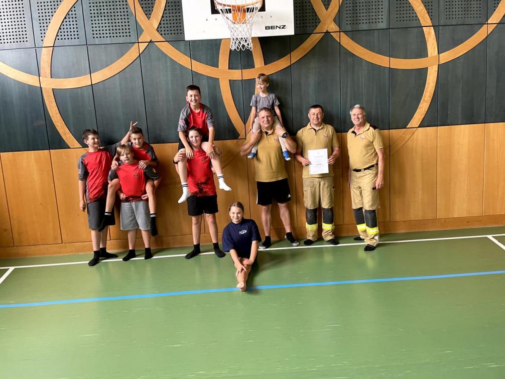 Miteinand Turnen mit der Feuerwehr