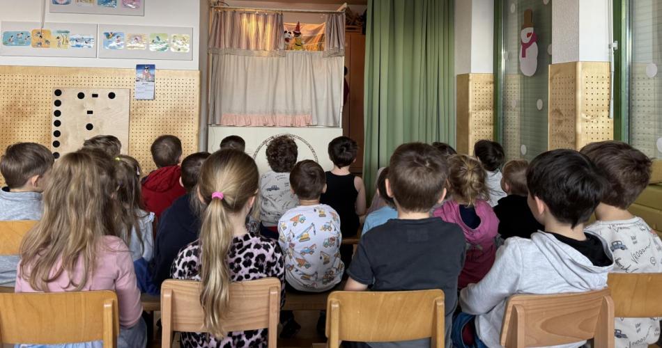 Kasperl und Seppl gehen rodeln