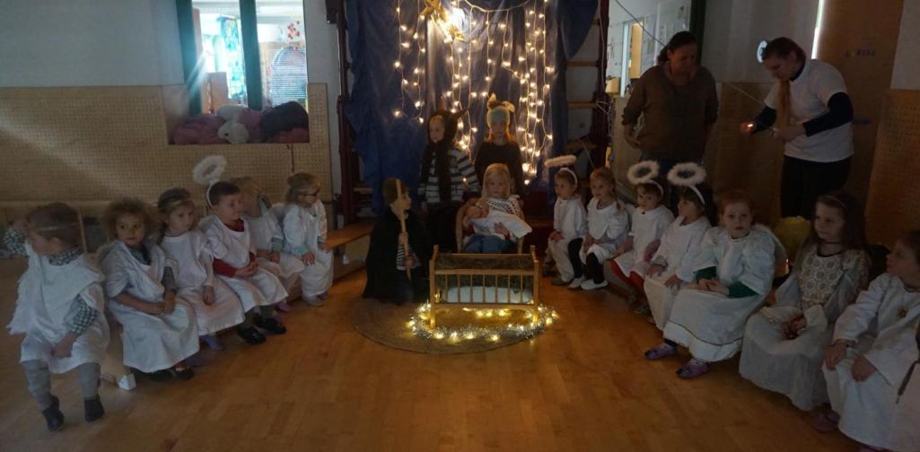 kinder spielen theater