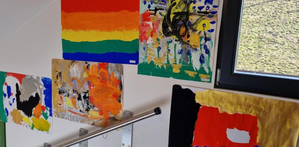ausdrucksmalen Ausstellung im Treppenhaus