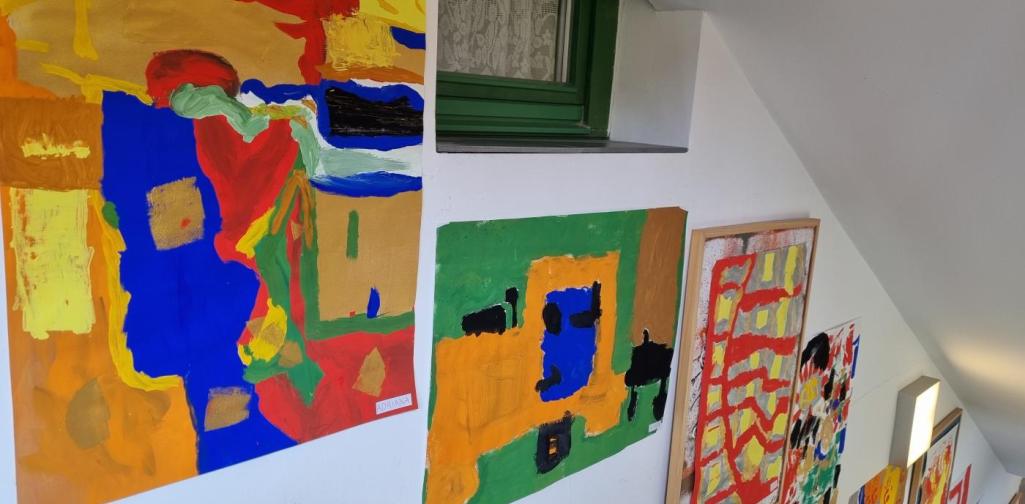 ausdrucksmalen Ausstellung im Treppenhaus