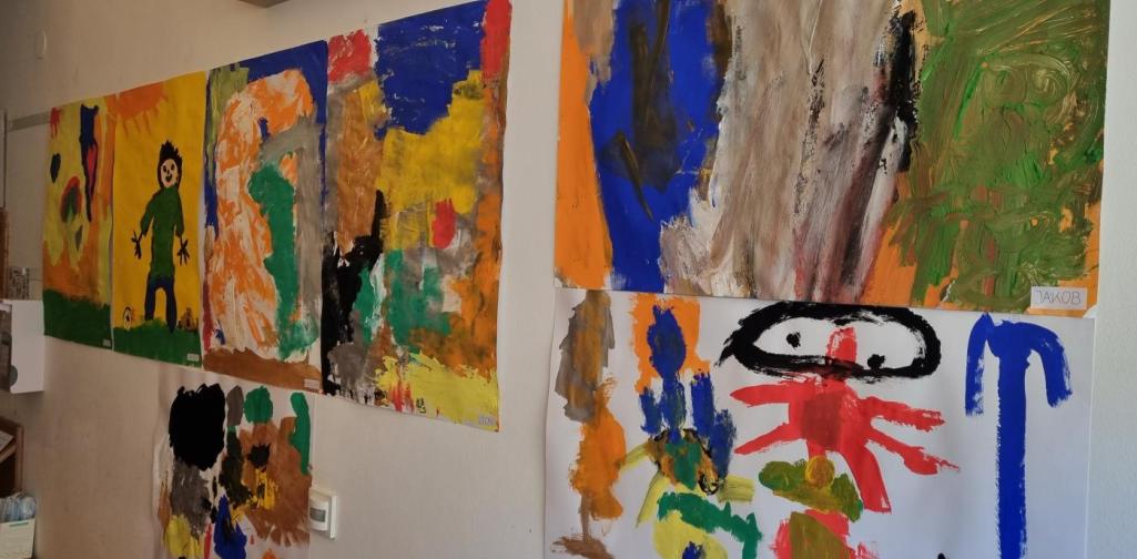 ausdrucksmalen Ausstellung im Treppenhaus