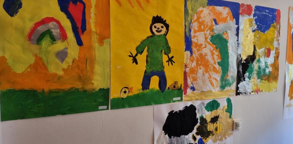 ausdrucksmalen Ausstellung im Treppenhaus