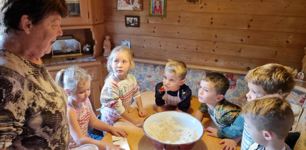 Brot backen Wir lernen über Teig